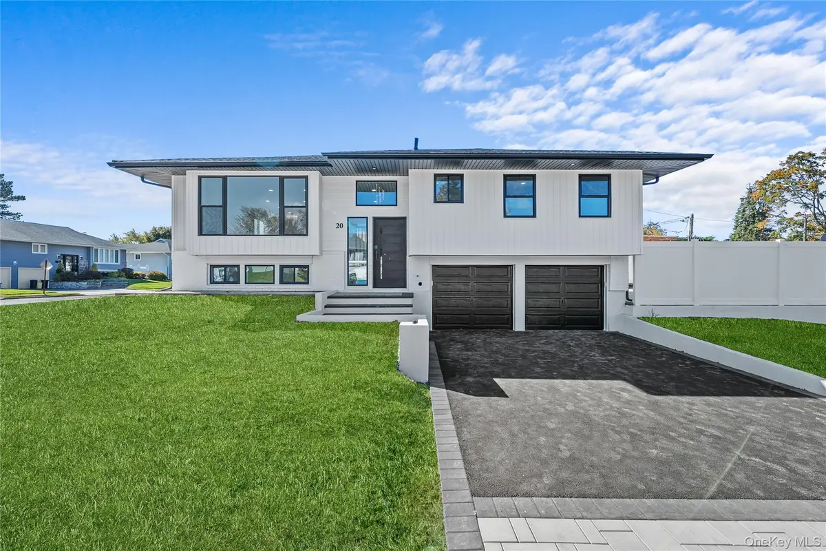 20 Briarwood Lane, Plainview, NY 11803 - Image #1