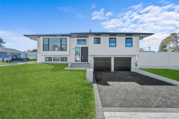 20 Briarwood Lane, Plainview, NY 11803