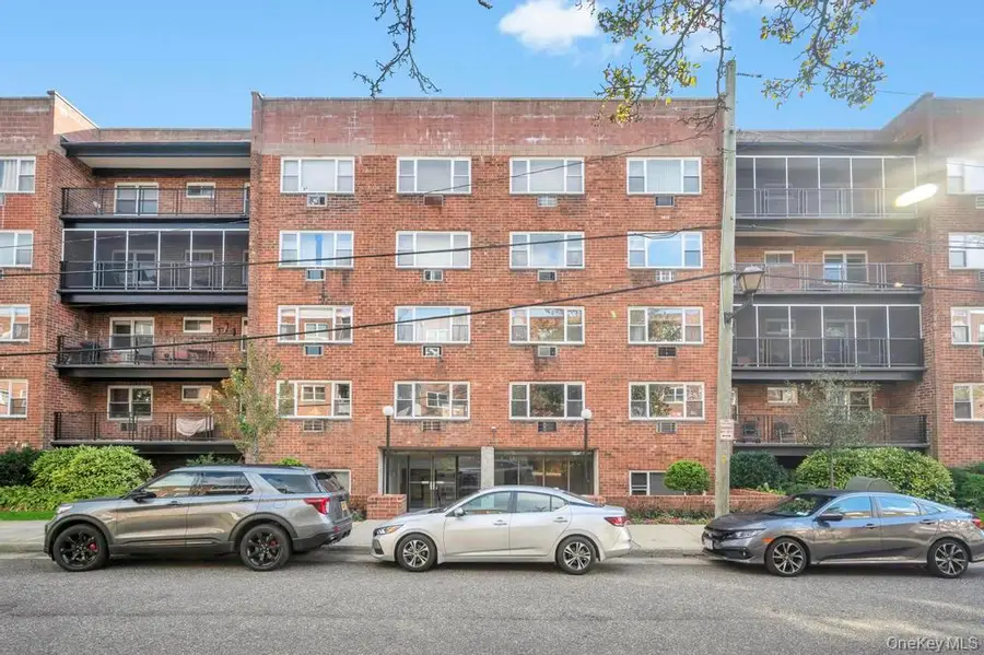 101 Lincoln Avenue #1f, Mineola, NY 11501 - Image #3