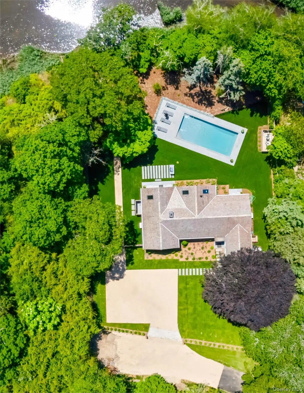 16 Walker Court, East Quogue, NY 11942 - Image #1