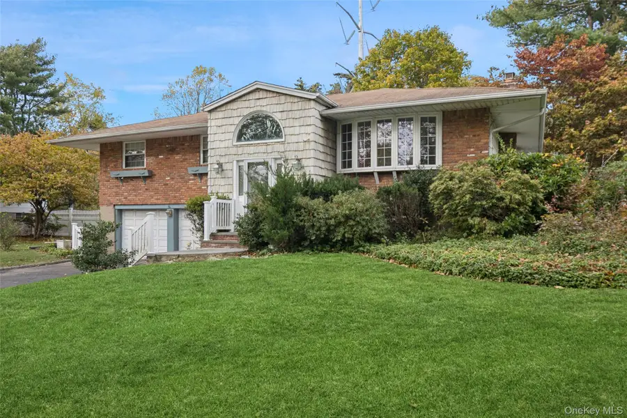 11 Mackay Drive, Hauppauge, NY 11788 - Image #3