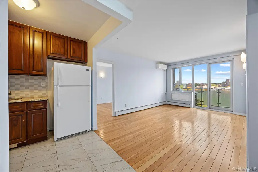 136-21 Latimer Place #5H, Flushing, NY 11354 - Image #2