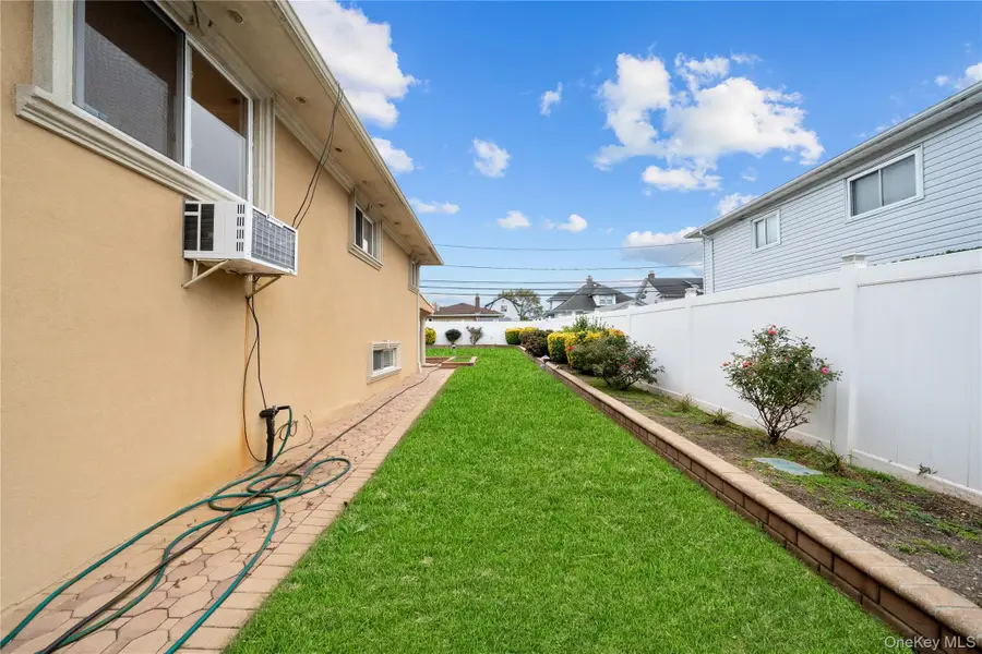 30 Angevine Avenue, Hempstead, NY 11550 - Image #3