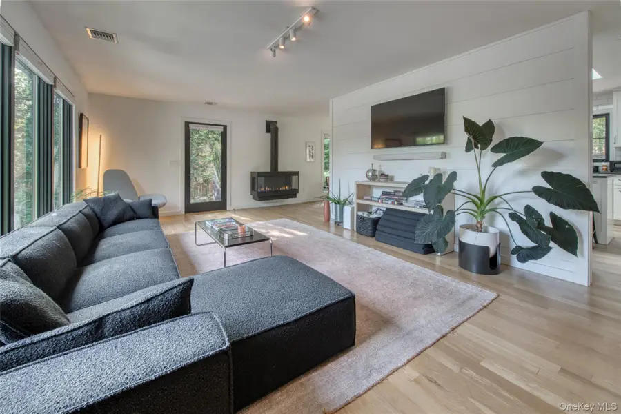 73 N Midway Road, Shelter Island, NY 11964 - Image #3