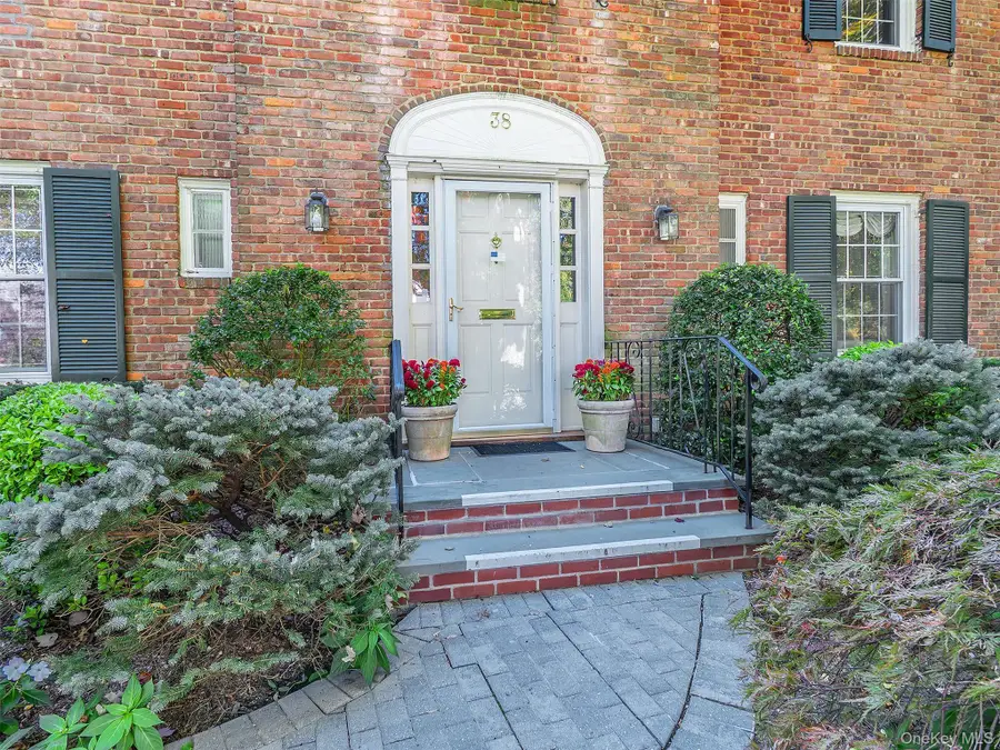 38 Wensley Drive, Great Neck, NY 11021 - Image #2