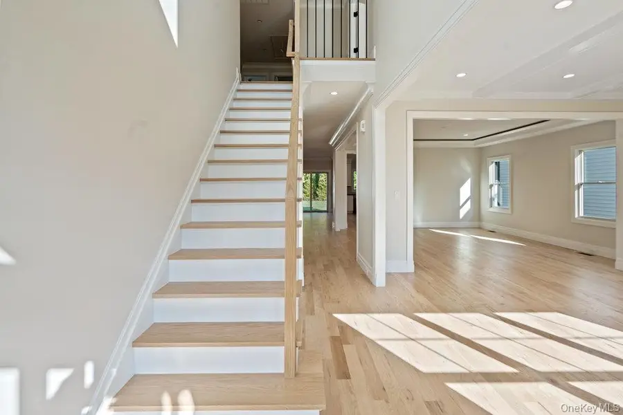 47 Netz Place, Albertson, NY 11507 - Image #3