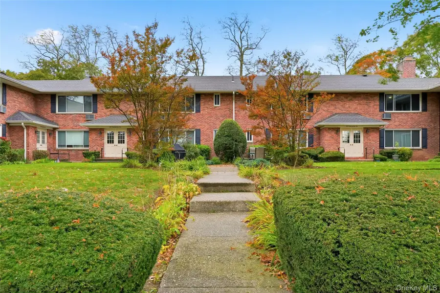 131 Edmunton Drive #G14, North Babylon, NY 11703 - Image #3