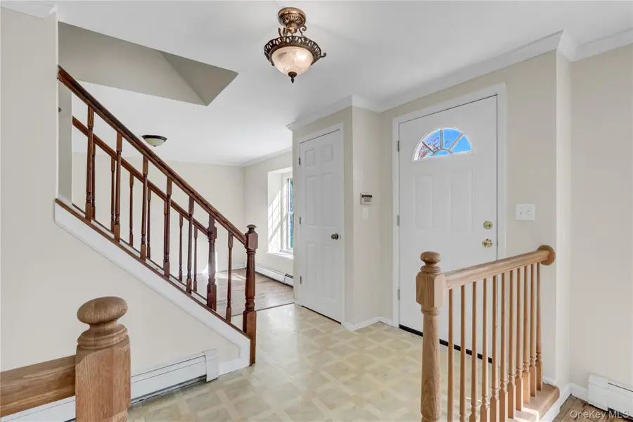 20 Gabon Lane, Coram, NY 11727 - Image #2