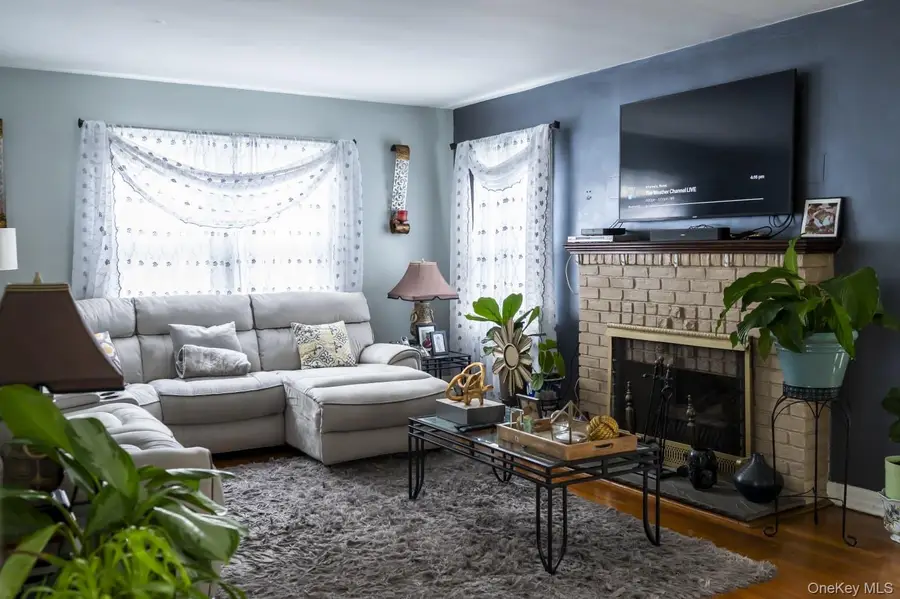 1023 Schuman Place, Baldwin, NY 11510 - Image #3