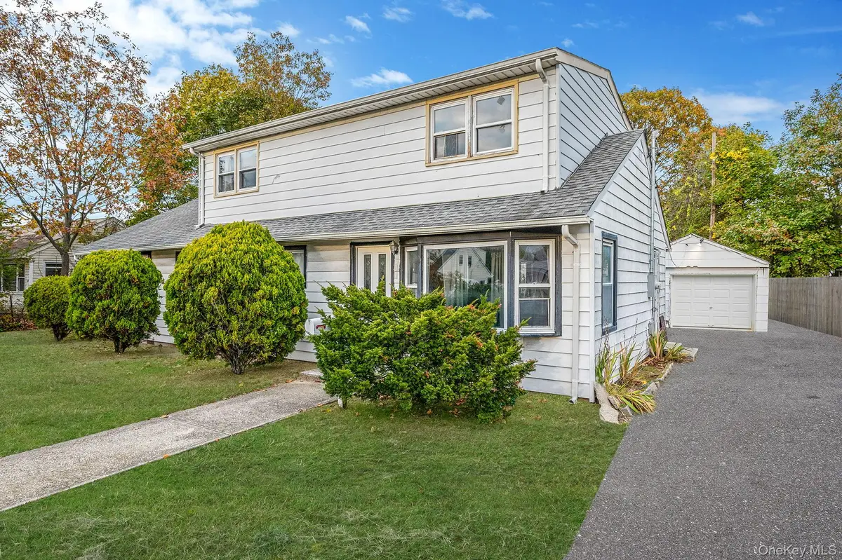 38 Somerset Road E, Amityville, NY 11701 - Image #1