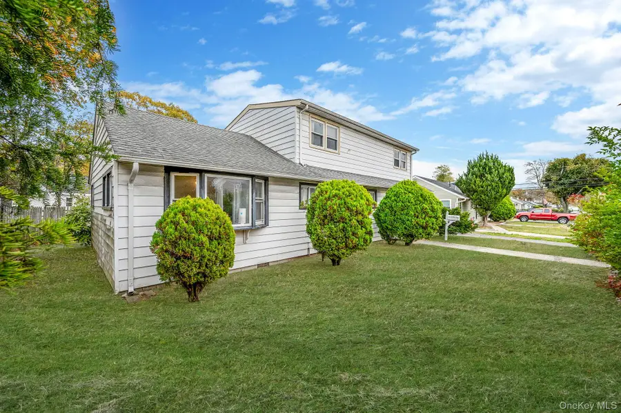 38 Somerset Road E, Amityville, NY 11701 - Image #3