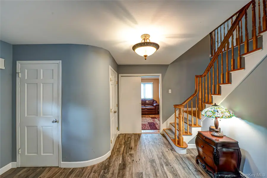 17 Lowery Avenue, Lake Grove, NY 11755 - Image #3