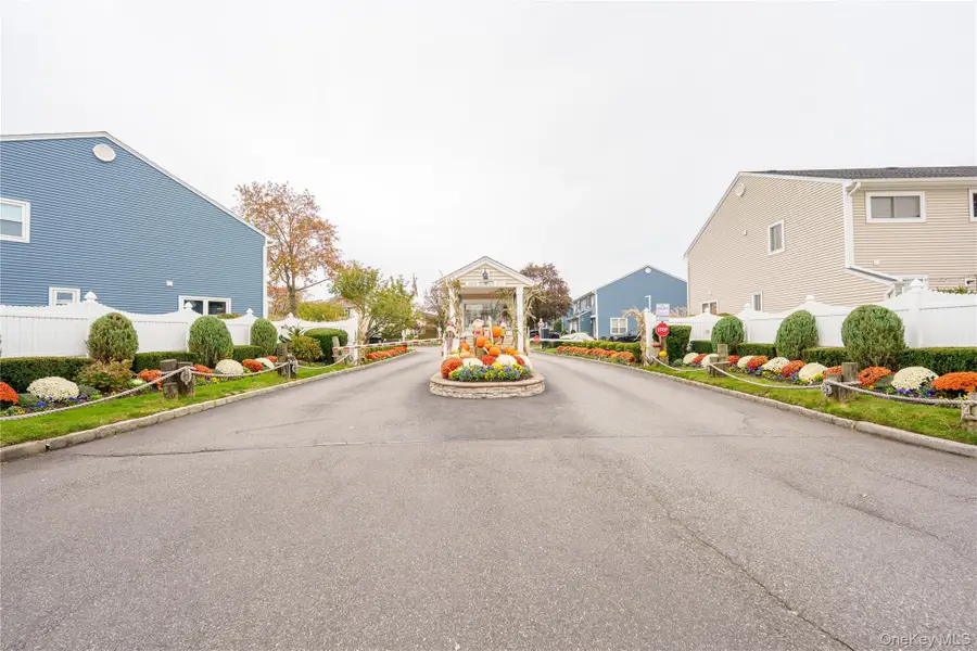 100 Baker Court #15, Island Park, NY 11558 - Image #2