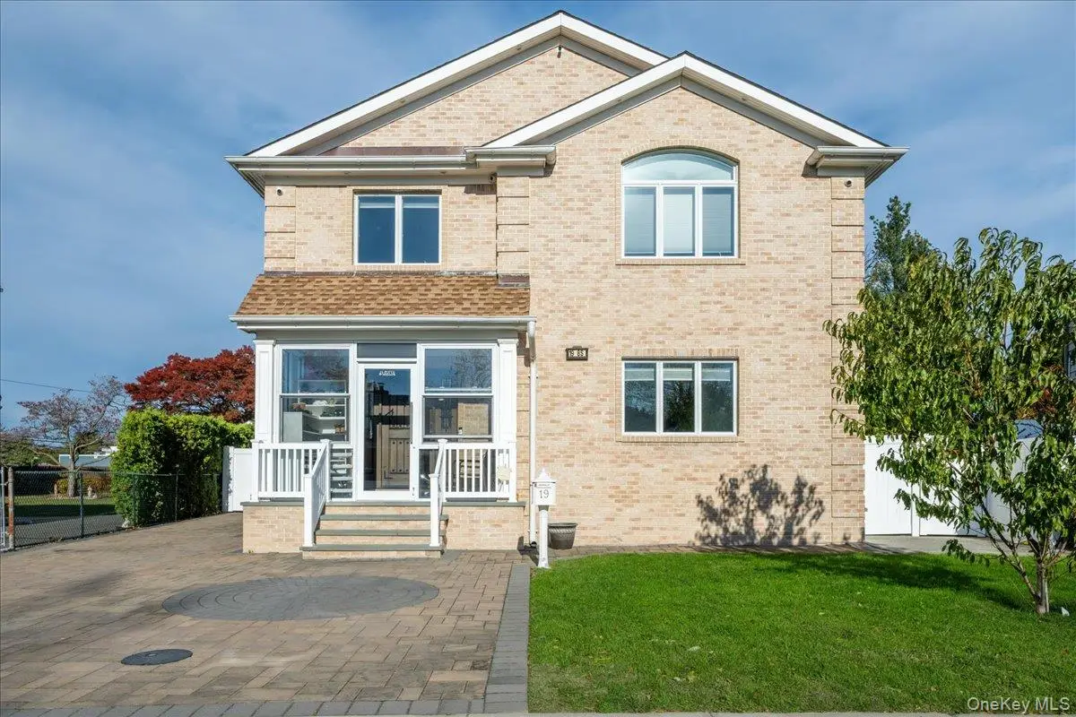 19 8th Street, Hicksville, NY 11801 - Image #1