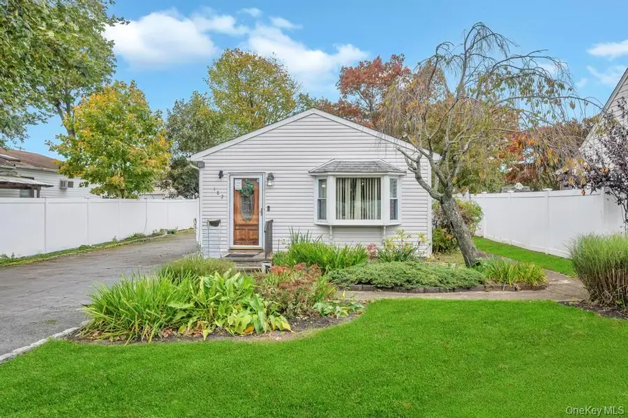 182 Commack Road, Deer Park, NY 11729 - Image #2