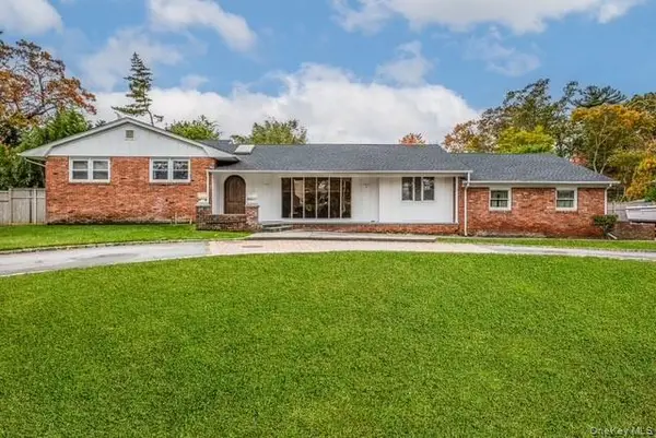 6 Beverly Rd., Oakdale, NY 11769