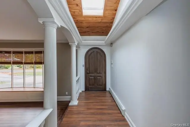 6 Beverly Rd., Oakdale, NY 11769 - Image #3