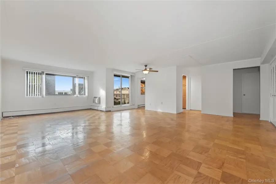 100 Clinton Avenue #2J, Mineola, NY 11501 - Image #2