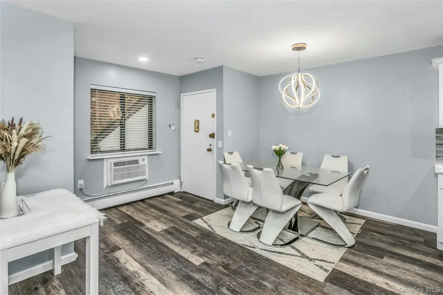 85 Richmond Boulevard #4A, Ronkonkoma, NY 11779 - Image #2