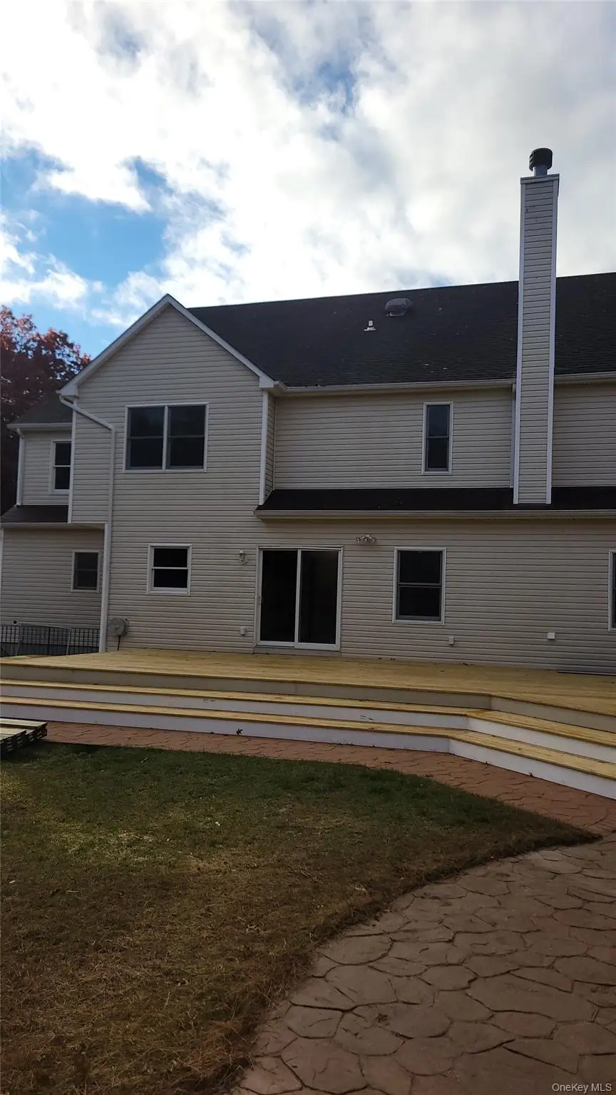 414 Railroad Avenue, Manorville, NY 11934 - Image #2