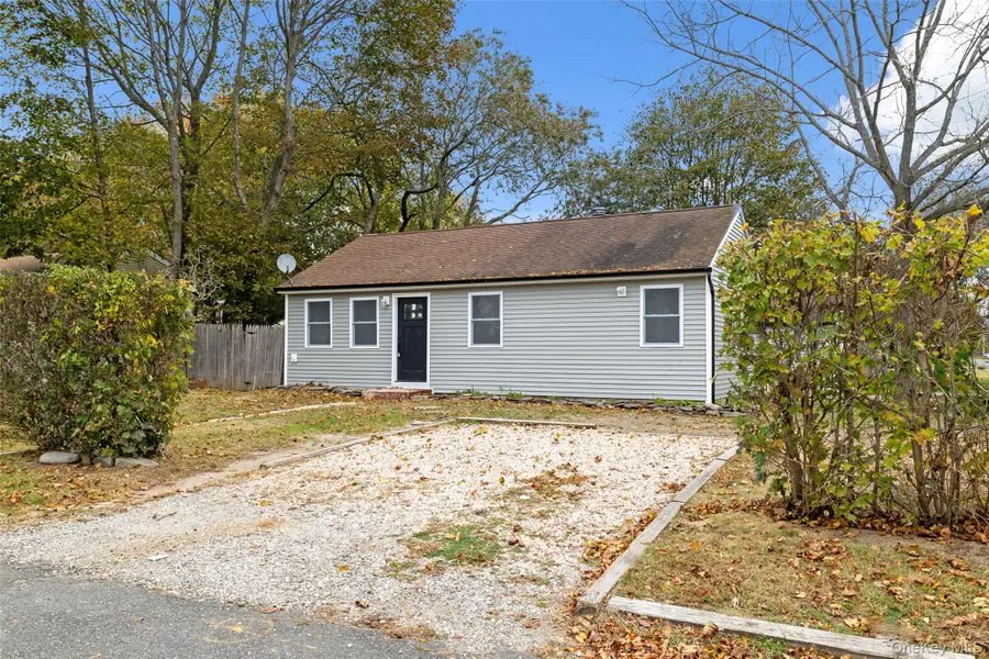 803 Meade Avenue, Bellport, NY 11713 - Image #2