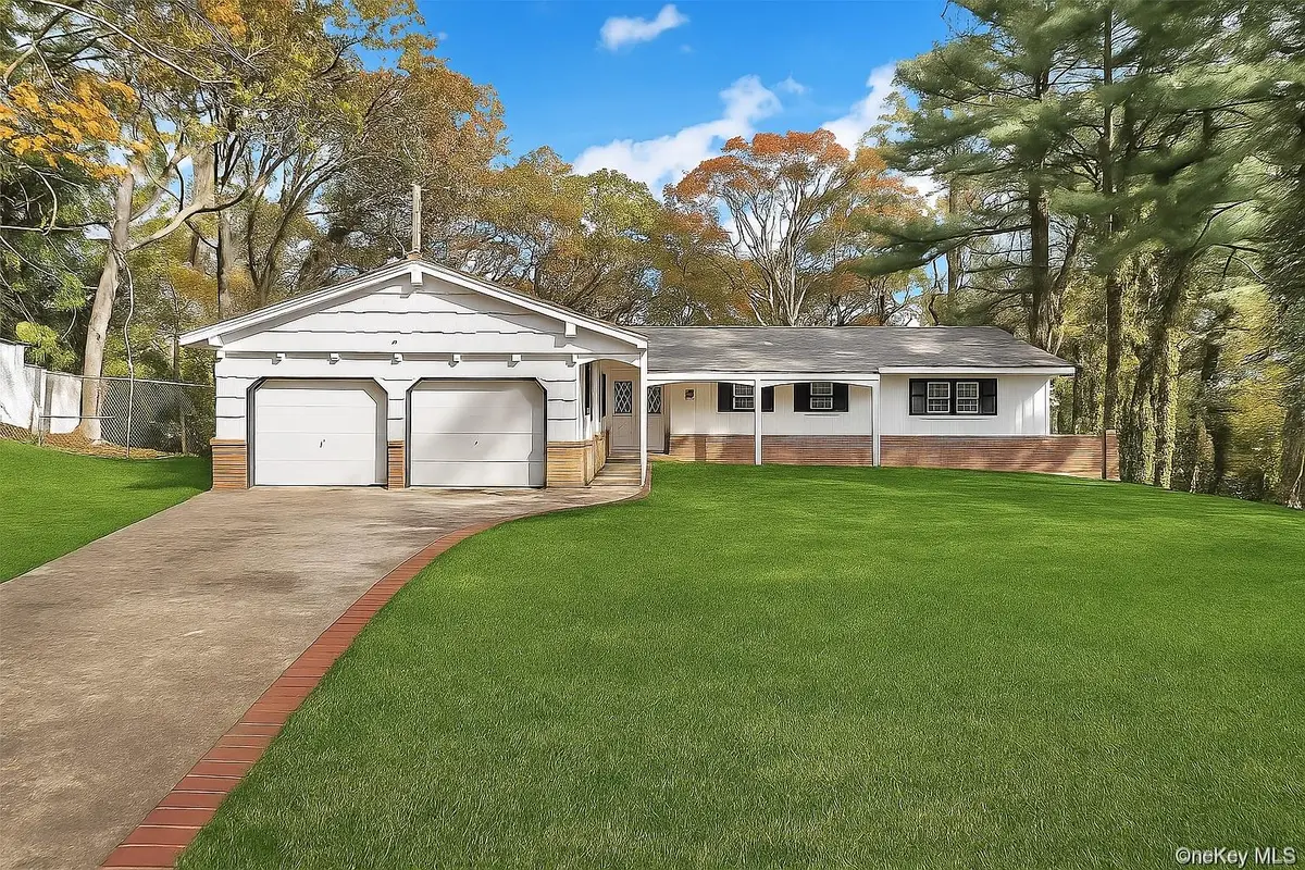 5 Chatham Place, Dix Hills, NY 11746 - Image #1