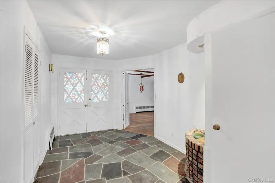 5 Chatham Place, Dix Hills, NY 11746 - Image #3