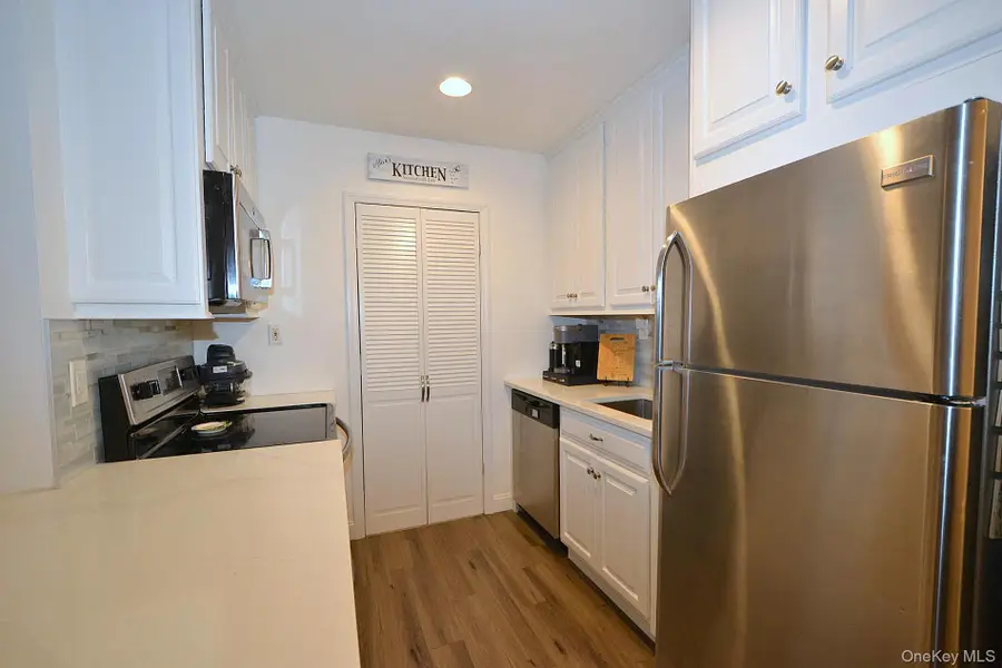 103 Richmond Boulevard #3A, Ronkonkoma, NY 11779 - Image #2