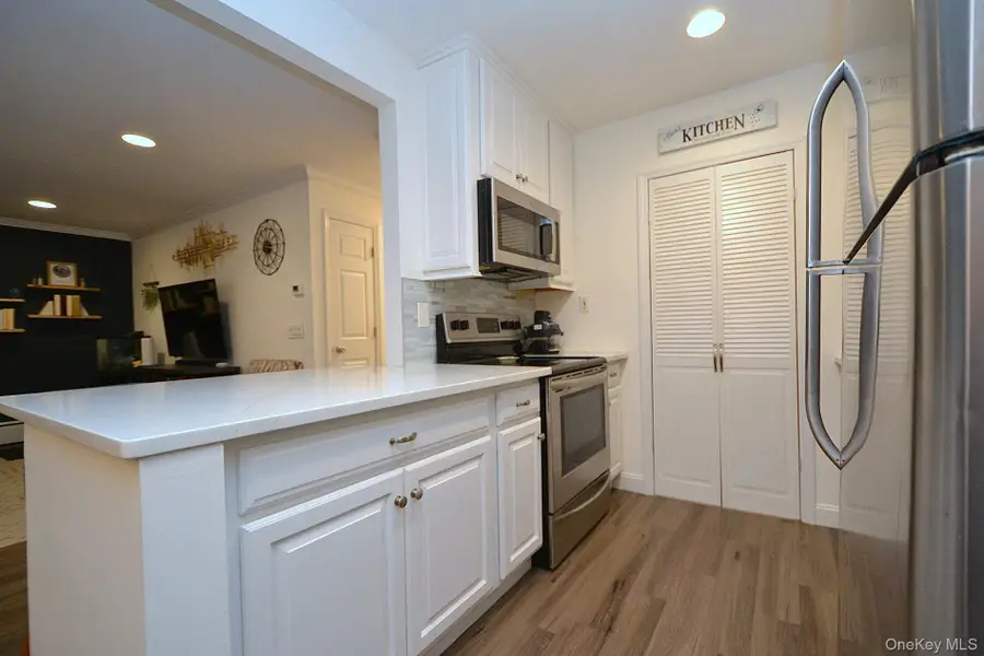 103 Richmond Boulevard #3A, Ronkonkoma, NY 11779 - Image #3