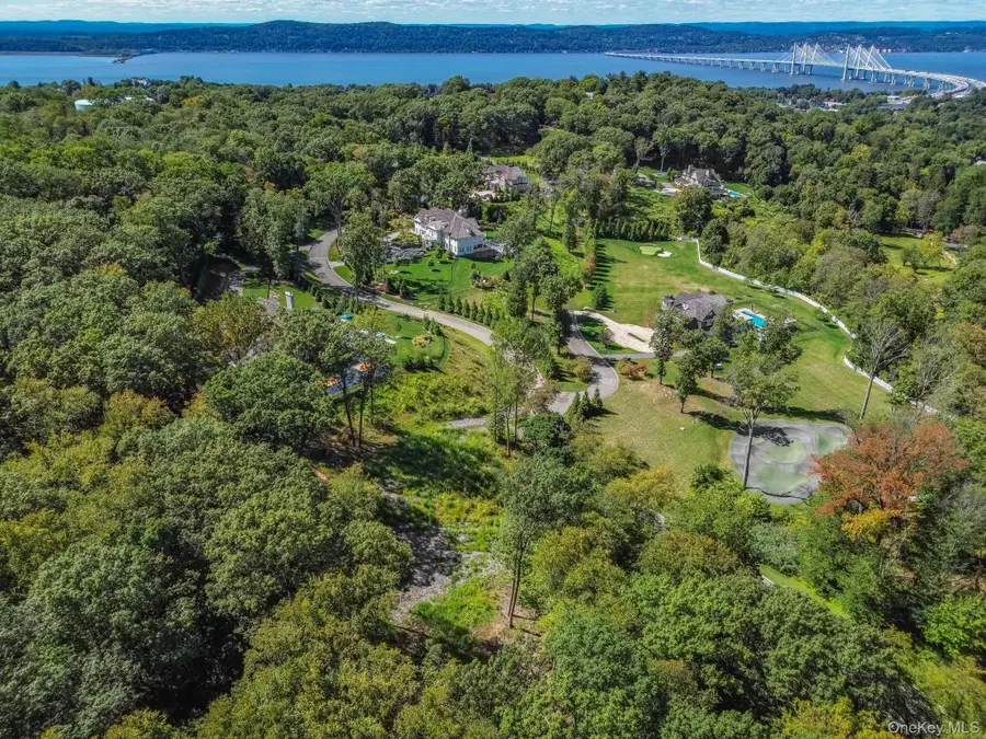 25 Carriage Trail, Tarrytown, NY 10591 - Image #2