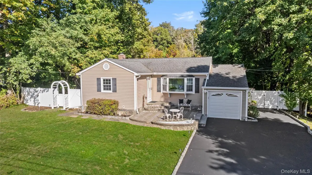 2880 Brookfield Drive, Yorktown Heights, NY 10598 - Image #1