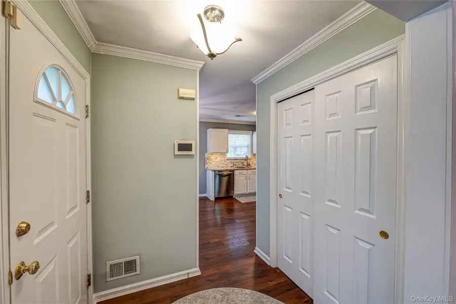 19 Biltmore Circle #19, Huntington Station, NY 11746 - Image #3