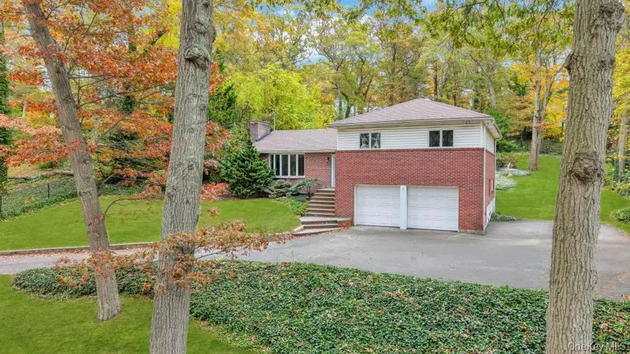 619 Caledonia Road, Dix Hills, NY 11746 - Image #3