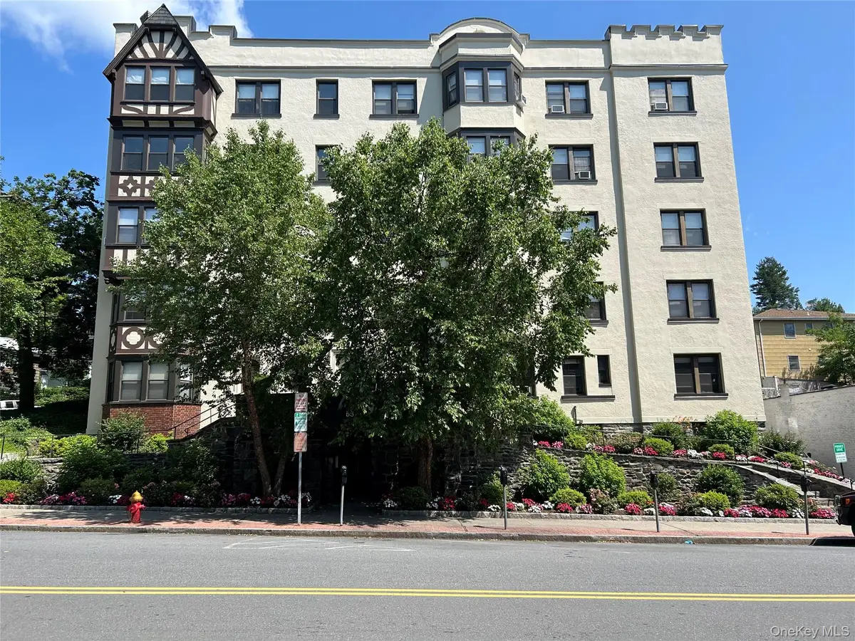 56 Pondfield Road W #4A, Bronxville, NY 10708 - Image #1