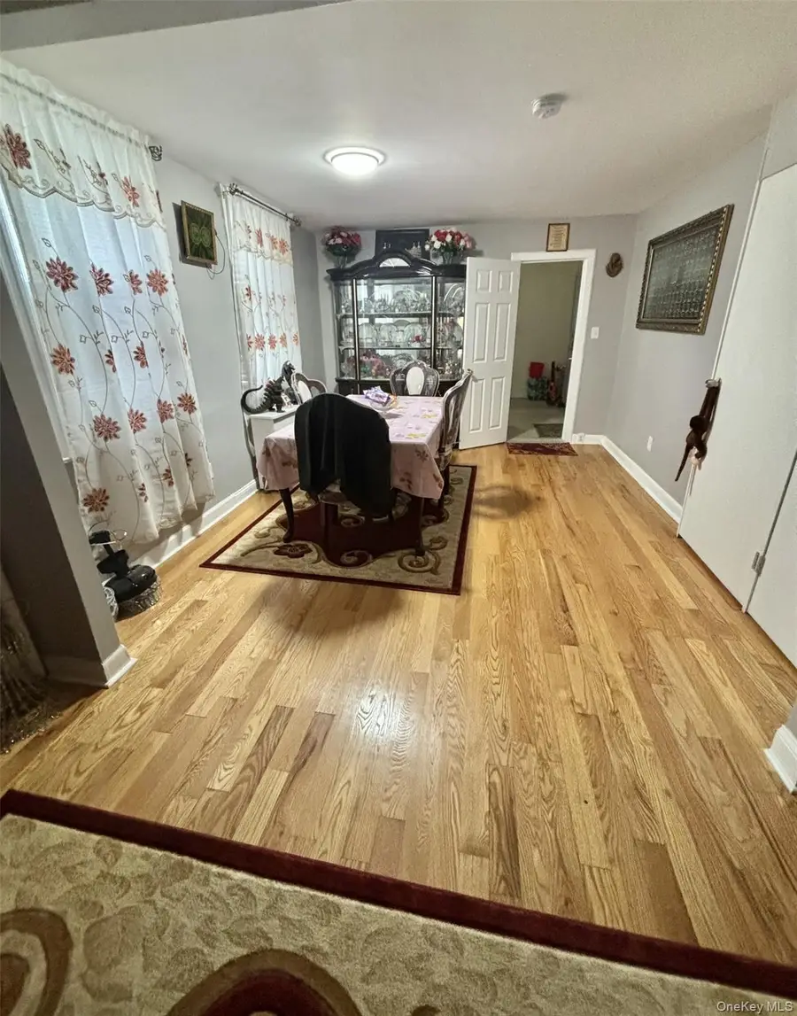 10410 118th Street, South Richmond Hill, NY 11419 - Image #3