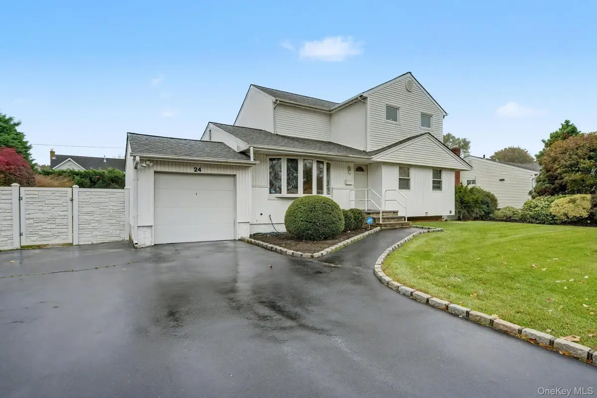 24 Havemeyer Lane, Commack, NY 11725 - Image #1