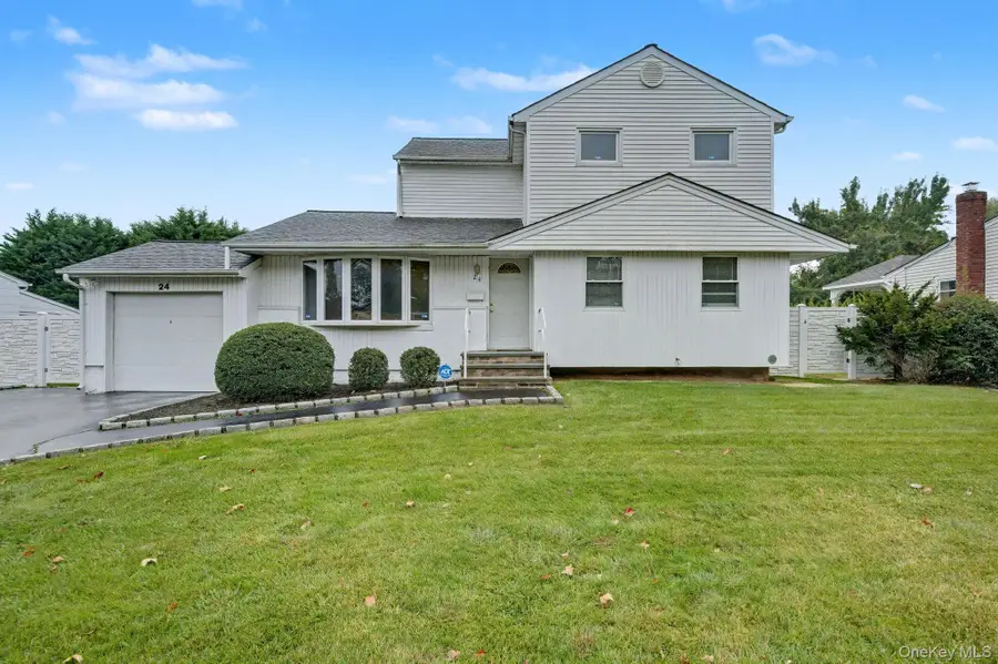 24 Havemeyer Lane, Commack, NY 11725 - Image #2