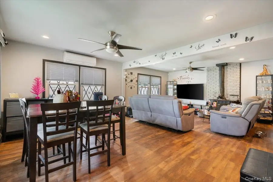 54 Hickory Lane, Levittown, NY 11756 - Image #2