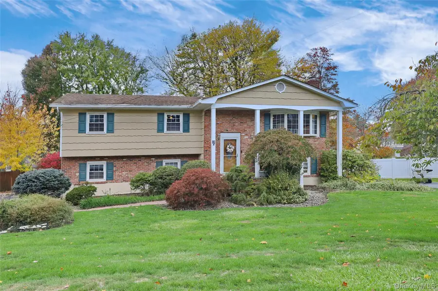 12 Lilac Court, Nanuet, NY 10954 - Image #2