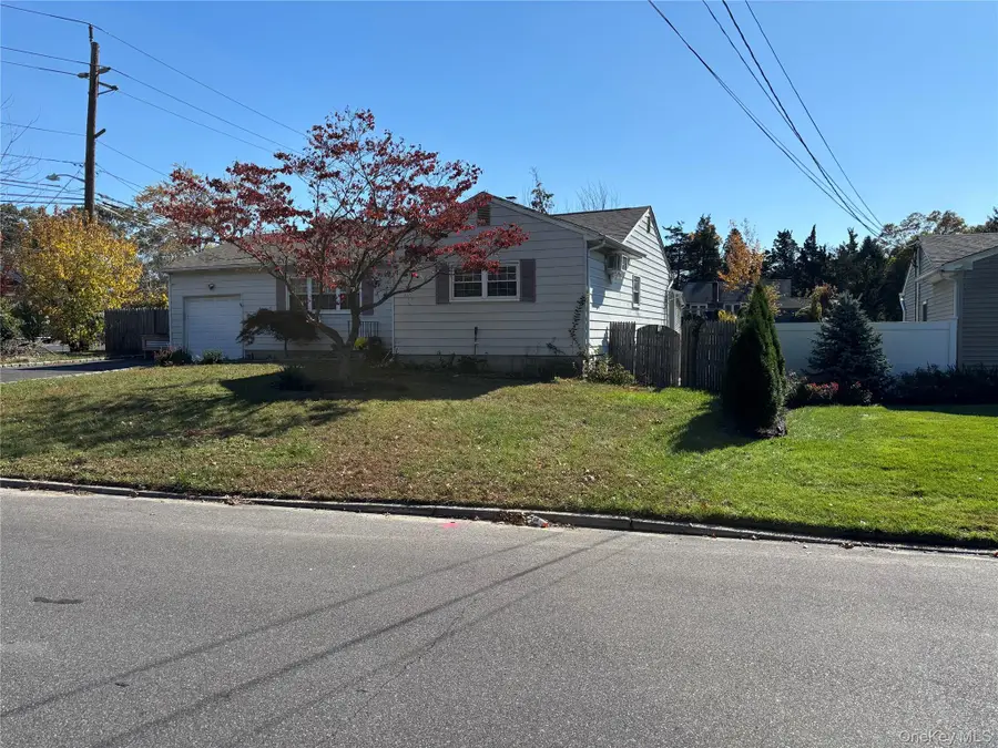 486 Ontario Street, Ronkonkoma, NY 11779 - Image #2