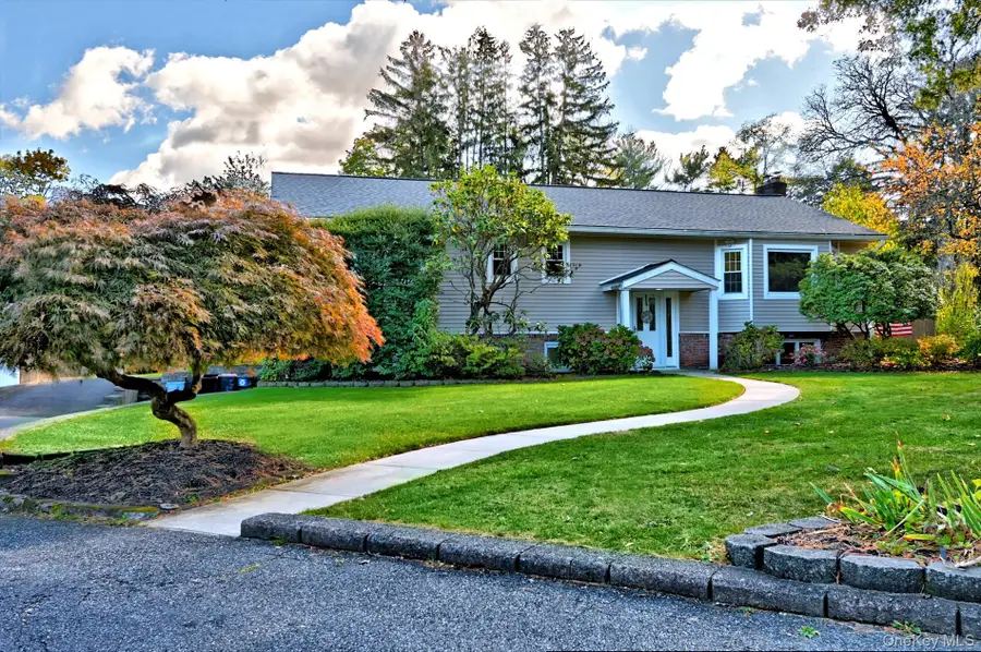 8 Prairie Road, Huntington Station, NY 11746 - Image #2