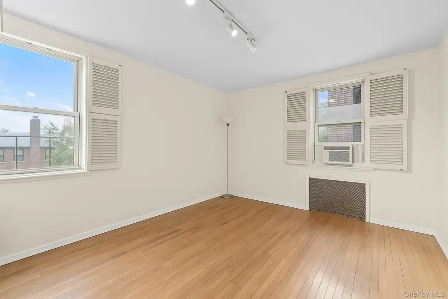 84-35 Lander Street #2B, Briarwood, NY 11435 - Image #3