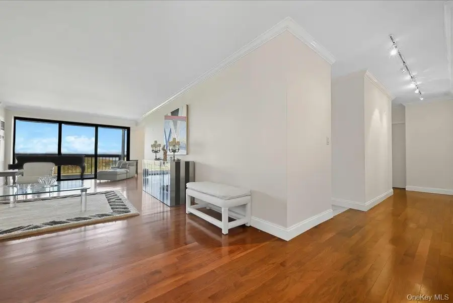 27010 Grand Central Parkway #17K, Queens, NY 11005 - Image #3