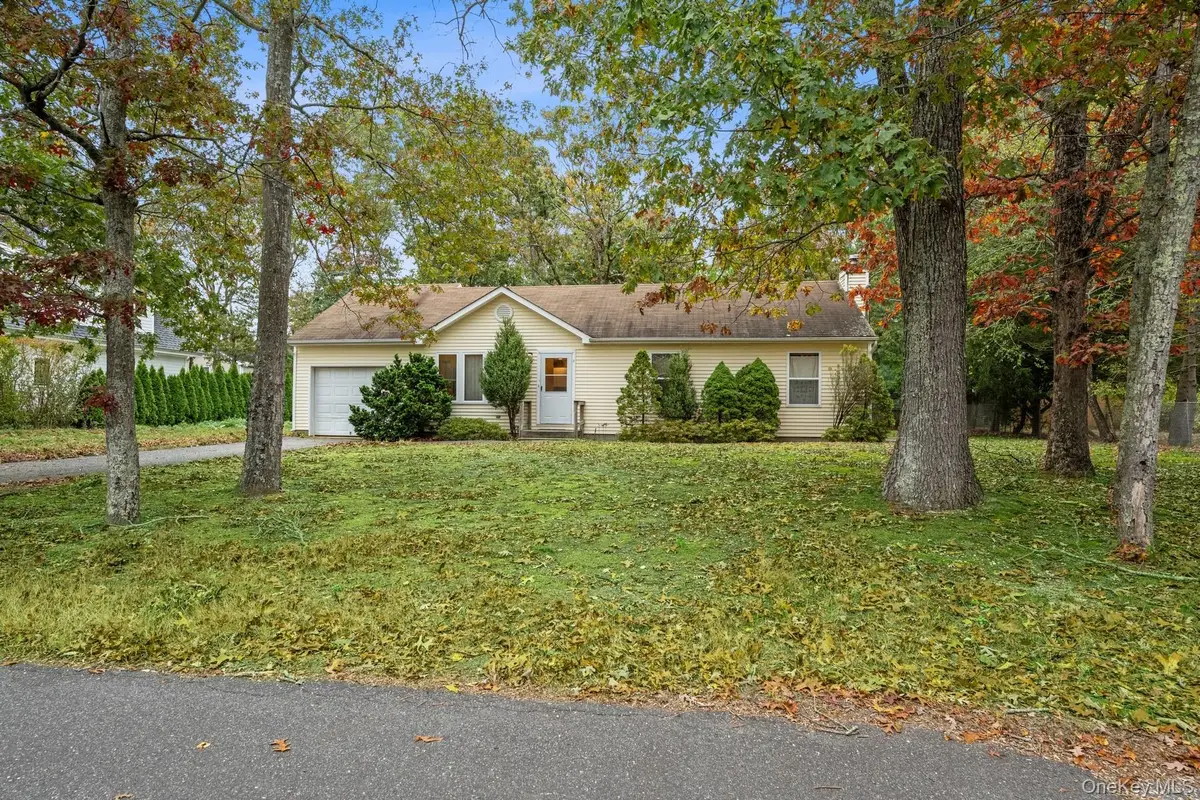 9 Shinnecock Avenue, East Quogue, NY 11942 - Image #1