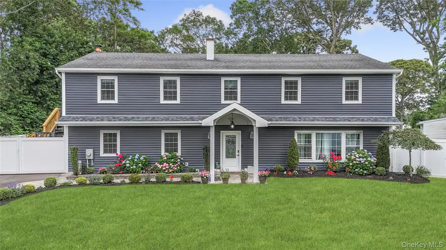 12 Michael Court, Centereach, NY 11720 - Image #2