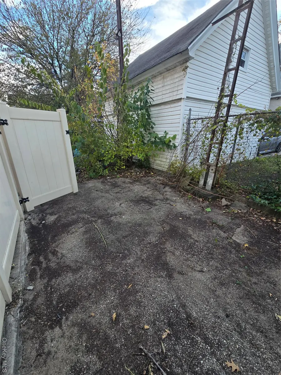 9514 Woodhaven Court, Ozone Park, NY 11416 - Image #3