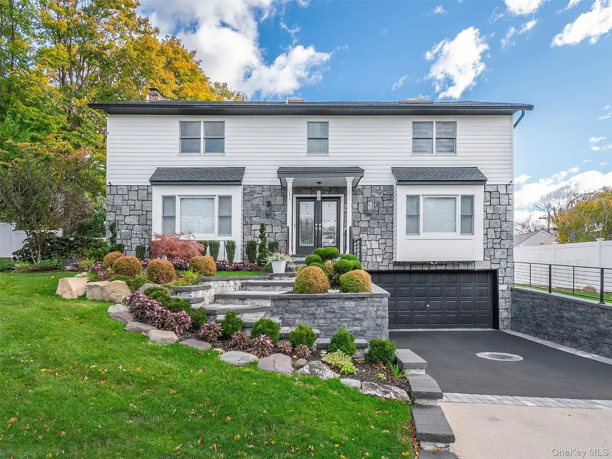 11 Maple Street, Glenwood Landing, NY 11547 - Image #1