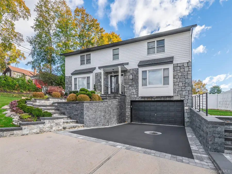 11 Maple Street, Glenwood Landing, NY 11547 - Image #3