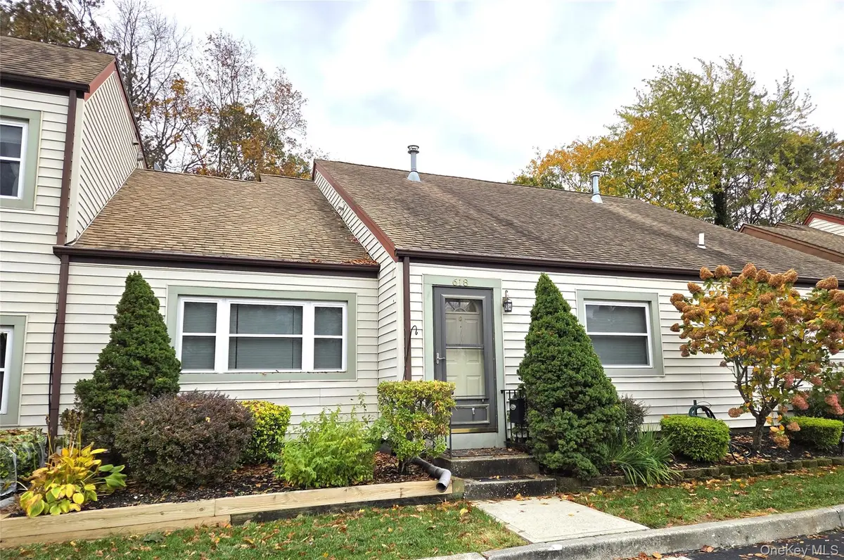 618 Lake Court #618, Middle Island, NY 11953 - Image #1