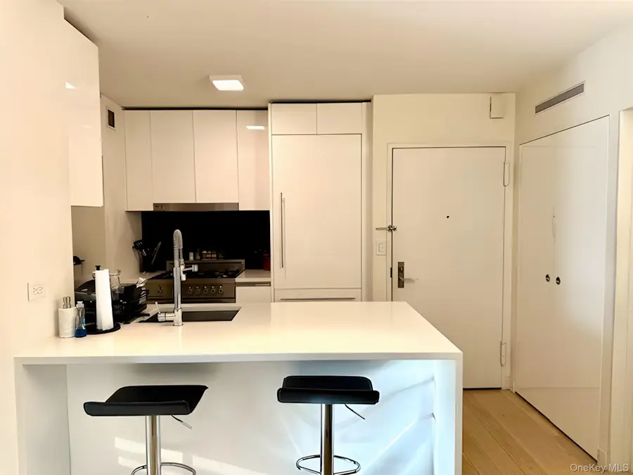 301 W 53rd Street #9K, Manhattan, NY 10019 - Image #3